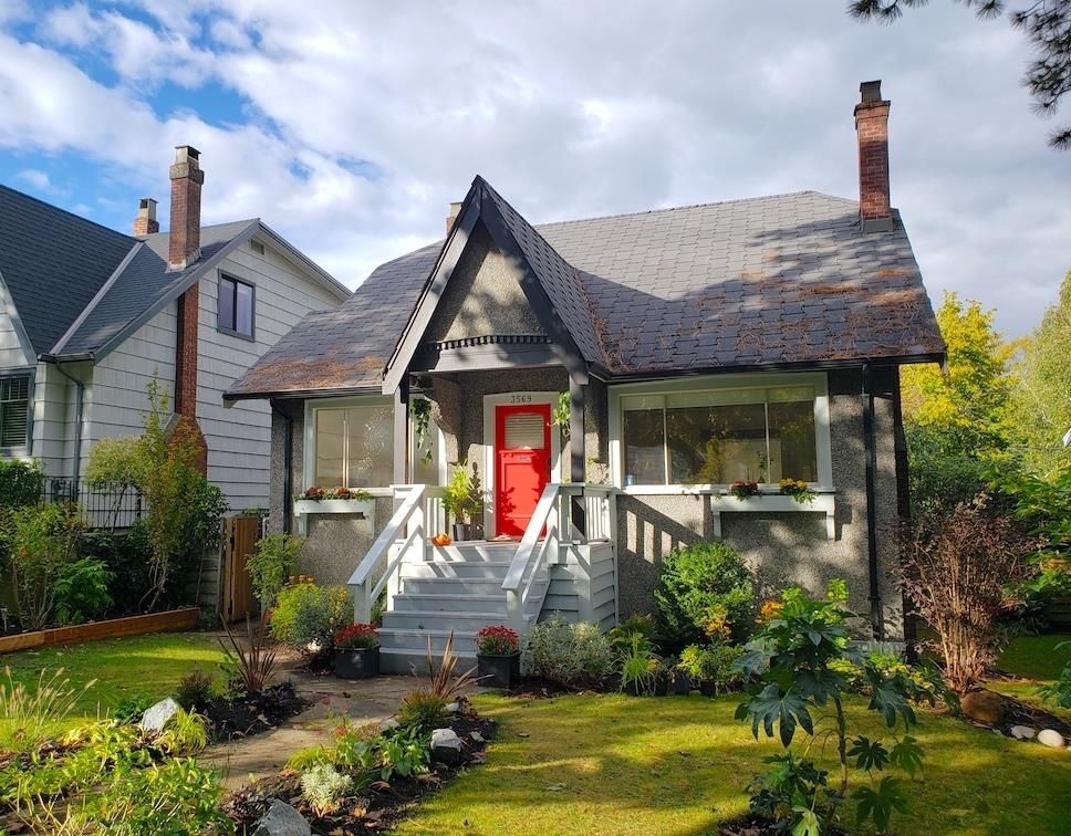 New property listed in 3569 KING EDWARD AVE W in Vancouver Dunbar, Vancouver West